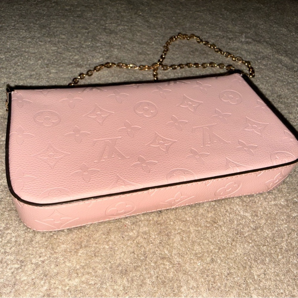 Pink Crossbody Bag with Gold Chain - Picture 4 of 7